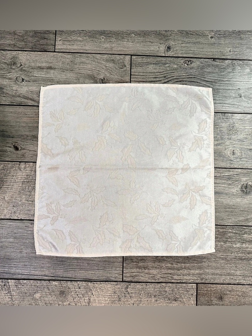 Set of 8 Cream Leaf Cloth Napkins